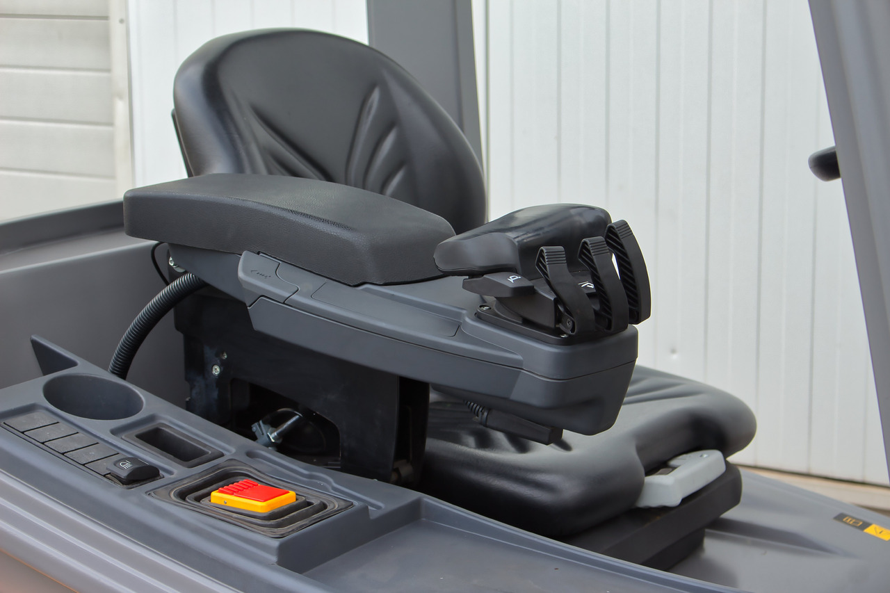 Електрокар JUNGHEINRICH EFG213 - Triplex - 1212h: снимка 15 Електрокар JUNGHEINRICH EFG213 - Triplex - 1212h: снимка 15