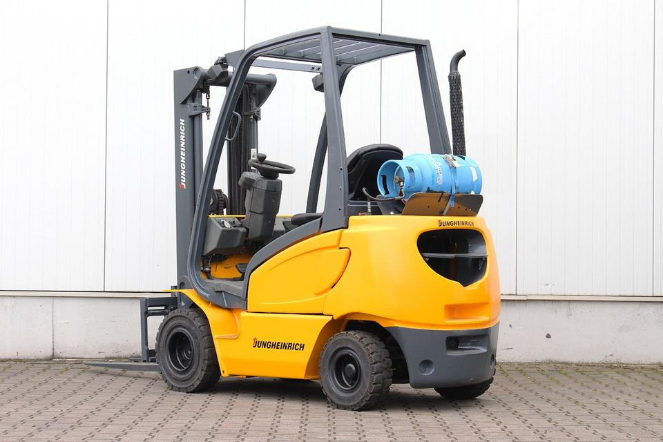 JUNGHEINRICH TFG316s Triplex 4,5m UVV - Газокар: снимка 2 JUNGHEINRICH TFG316s Triplex 4,5m UVV - Газокар: снимка 2