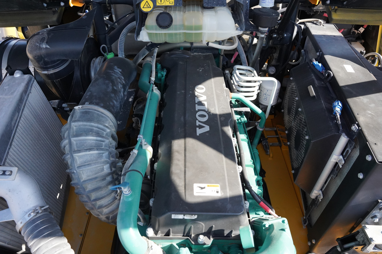 Съчленен самосвал Volvo A40G: снимка 16