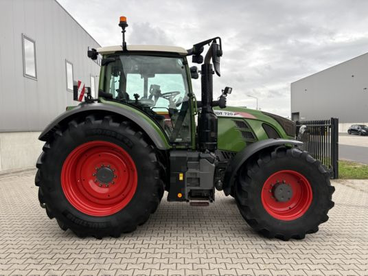 Fendt 720 VARIO S4 POWER - Трактор: снимка 2 Fendt 720 VARIO S4 POWER - Трактор: снимка 2