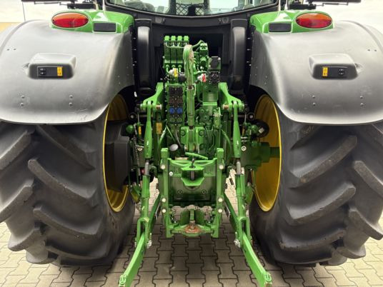 John Deere 6r215 - Трактор: снимка 5 John Deere 6r215 - Трактор: снимка 5