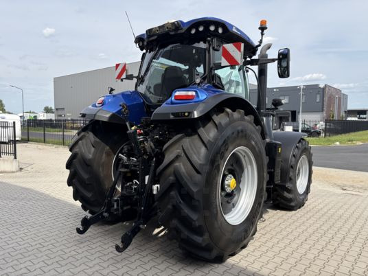 New Holland T7.300 PLMi - Трактор: снимка 3 New Holland T7.300 PLMi - Трактор: снимка 3