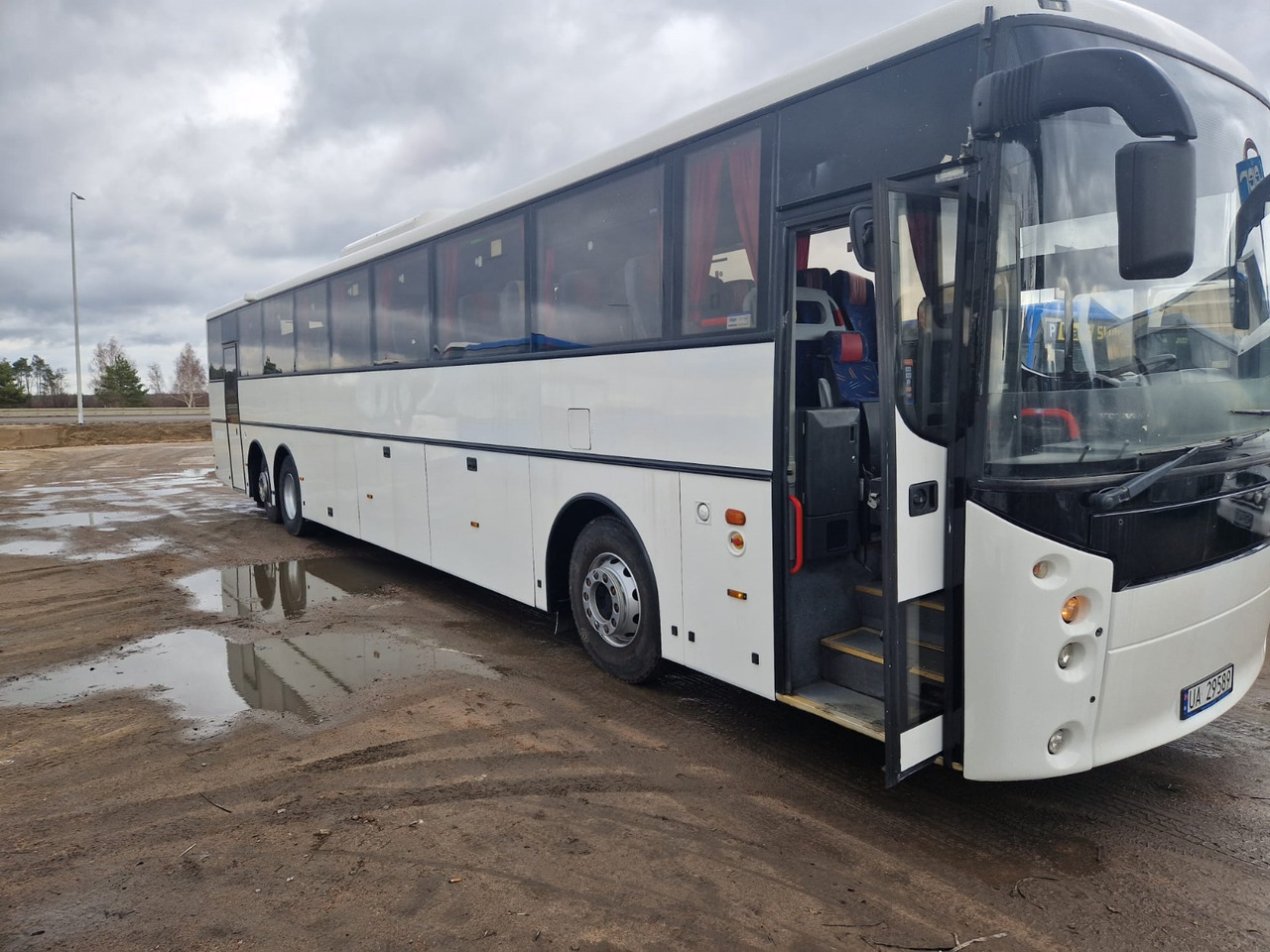 VOLVO B12B VEST HORISONT - Туристически автобус: снимка 3 VOLVO B12B VEST HORISONT - Туристически автобус: снимка 3