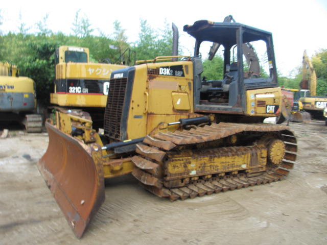 CAT D3K2 - Булдозер: снимка 1 CAT D3K2 - Булдозер: снимка 1