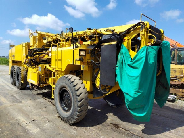 KOMATSU GC380F-2 - Пътна фреза: снимка 4 KOMATSU GC380F-2 - Пътна фреза: снимка 4