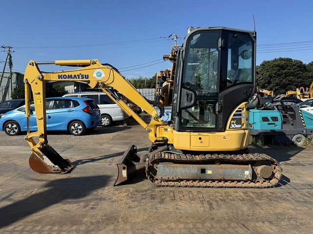KOMATSU PC30MR-5N0 - Мини багер: снимка 2 KOMATSU PC30MR-5N0 - Мини багер: снимка 2