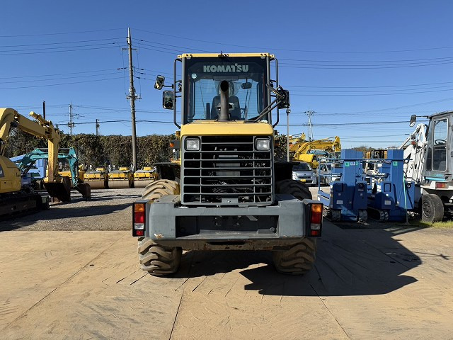 KOMATSU WA100-6 - Колесен товарач: снимка 4 KOMATSU WA100-6 - Колесен товарач: снимка 4
