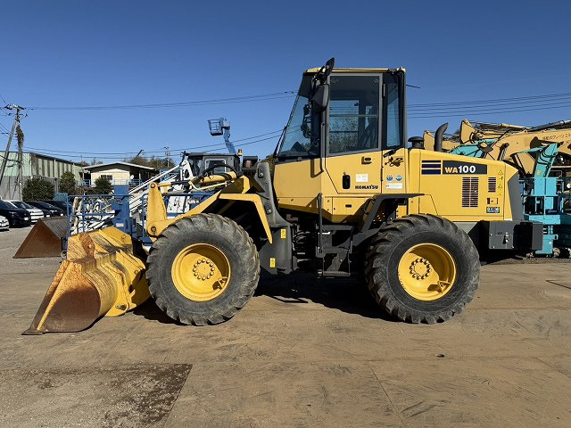 KOMATSU WA100-6 - Колесен товарач: снимка 2 KOMATSU WA100-6 - Колесен товарач: снимка 2