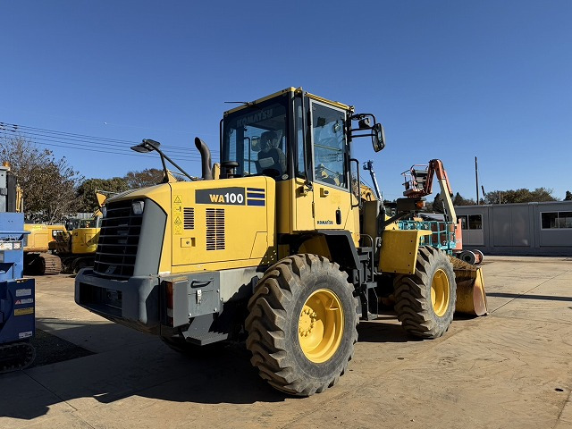 KOMATSU WA100-6 - Колесен товарач: снимка 5 KOMATSU WA100-6 - Колесен товарач: снимка 5