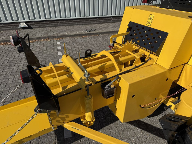 Сламопреса за квадратни бали New Holland BC5060 Mini Balenpers: снимка 13 Сламопреса за квадратни бали New Holland BC5060 Mini Balenpers: снимка 13