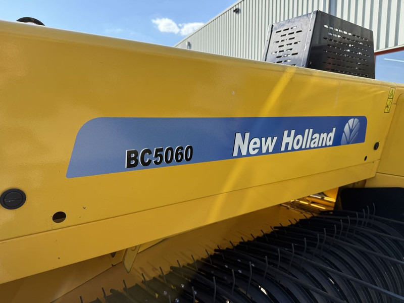 Сламопреса за квадратни бали New Holland BC5060 Mini Balenpers: снимка 14 Сламопреса за квадратни бали New Holland BC5060 Mini Balenpers: снимка 14
