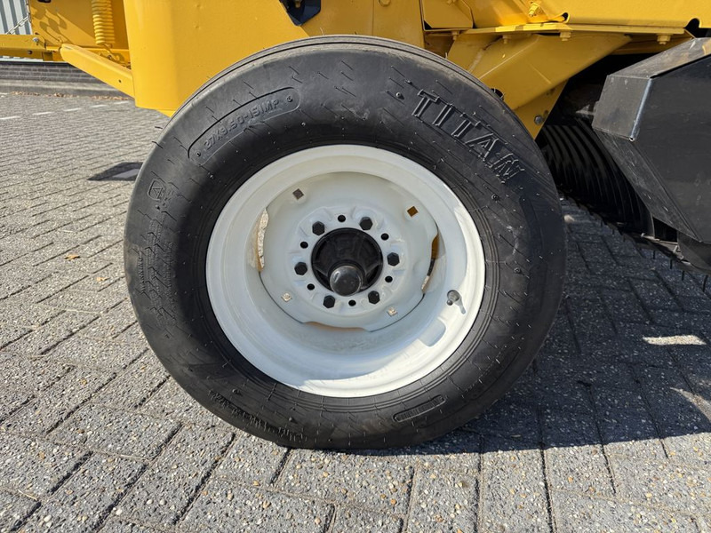 Сламопреса за квадратни бали New Holland BC5060 Mini Balenpers: снимка 15 Сламопреса за квадратни бали New Holland BC5060 Mini Balenpers: снимка 15