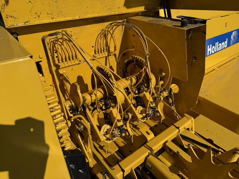 Сламопреса за квадратни бали New Holland BC5060 Mini Balenpers: снимка 9 Сламопреса за квадратни бали New Holland BC5060 Mini Balenpers: снимка 9