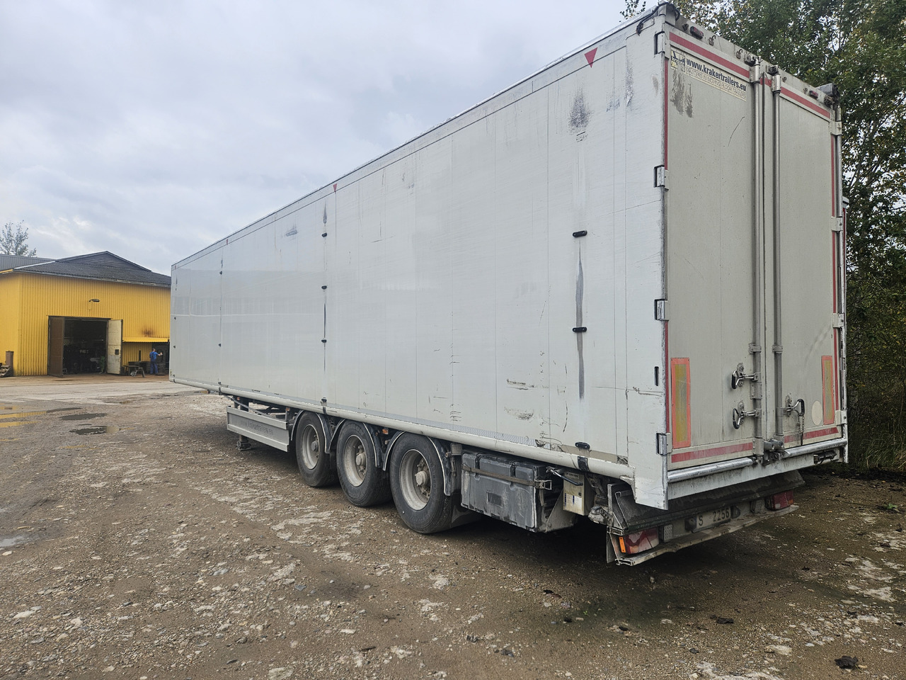 KRAKER CF200 - С плъзгащ под полуремарке: снимка 2 KRAKER CF200 - С плъзгащ под полуремарке: снимка 2