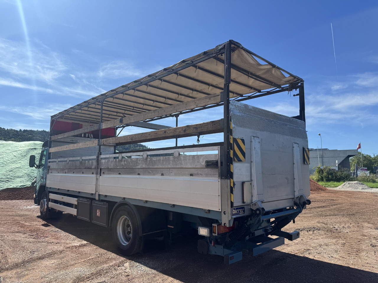 VOLVO FM7-290 4x2 Blache-Hebebühne - Камион с брезент: снимка 3 VOLVO FM7-290 4x2 Blache-Hebebühne - Камион с брезент: снимка 3