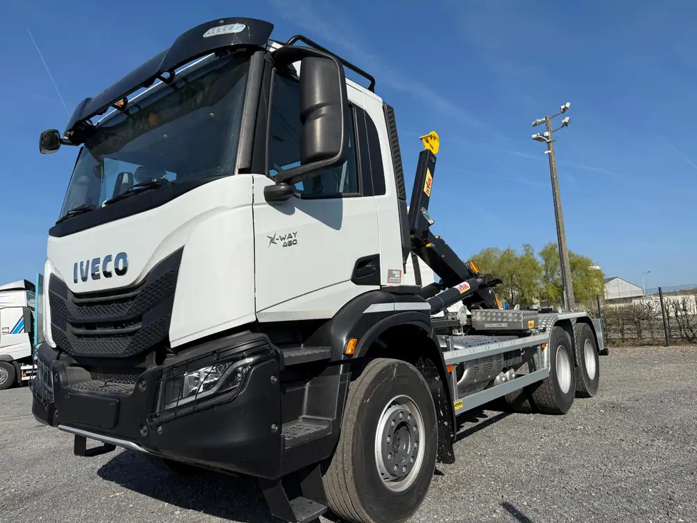 Iveco AD300T48 HYVALIFT 20 TONS*pare-choc hydraulique - Мултилифт с кука камион: снимка 1 Iveco AD300T48 HYVALIFT 20 TONS*pare-choc hydraulique - Мултилифт с кука камион: снимка 1