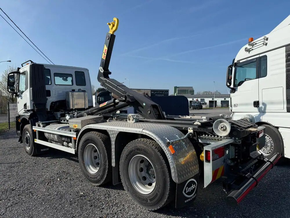 Iveco AD300T48 HYVALIFT 20 TONS*pare-choc hydraulique - Мултилифт с кука камион: снимка 3 Iveco AD300T48 HYVALIFT 20 TONS*pare-choc hydraulique - Мултилифт с кука камион: снимка 3
