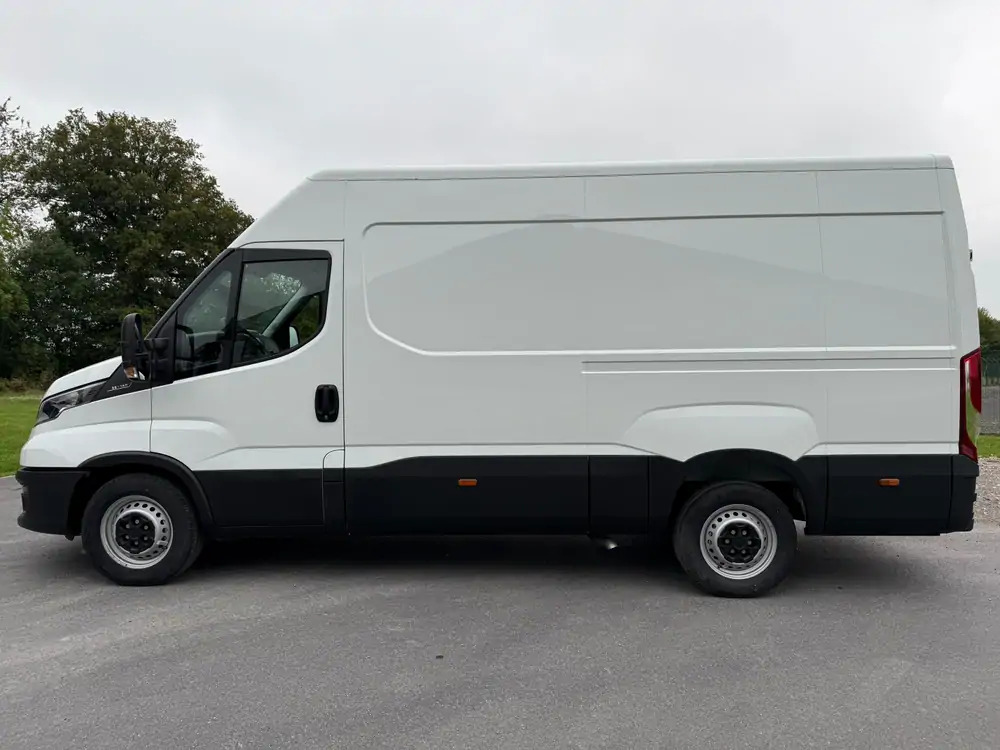 Iveco Daily 35-140 *L2H2*DISPO DE STOCK*Airco*Cruise control - Товарен бус: снимка 4 Iveco Daily 35-140 *L2H2*DISPO DE STOCK*Airco*Cruise control - Товарен бус: снимка 4