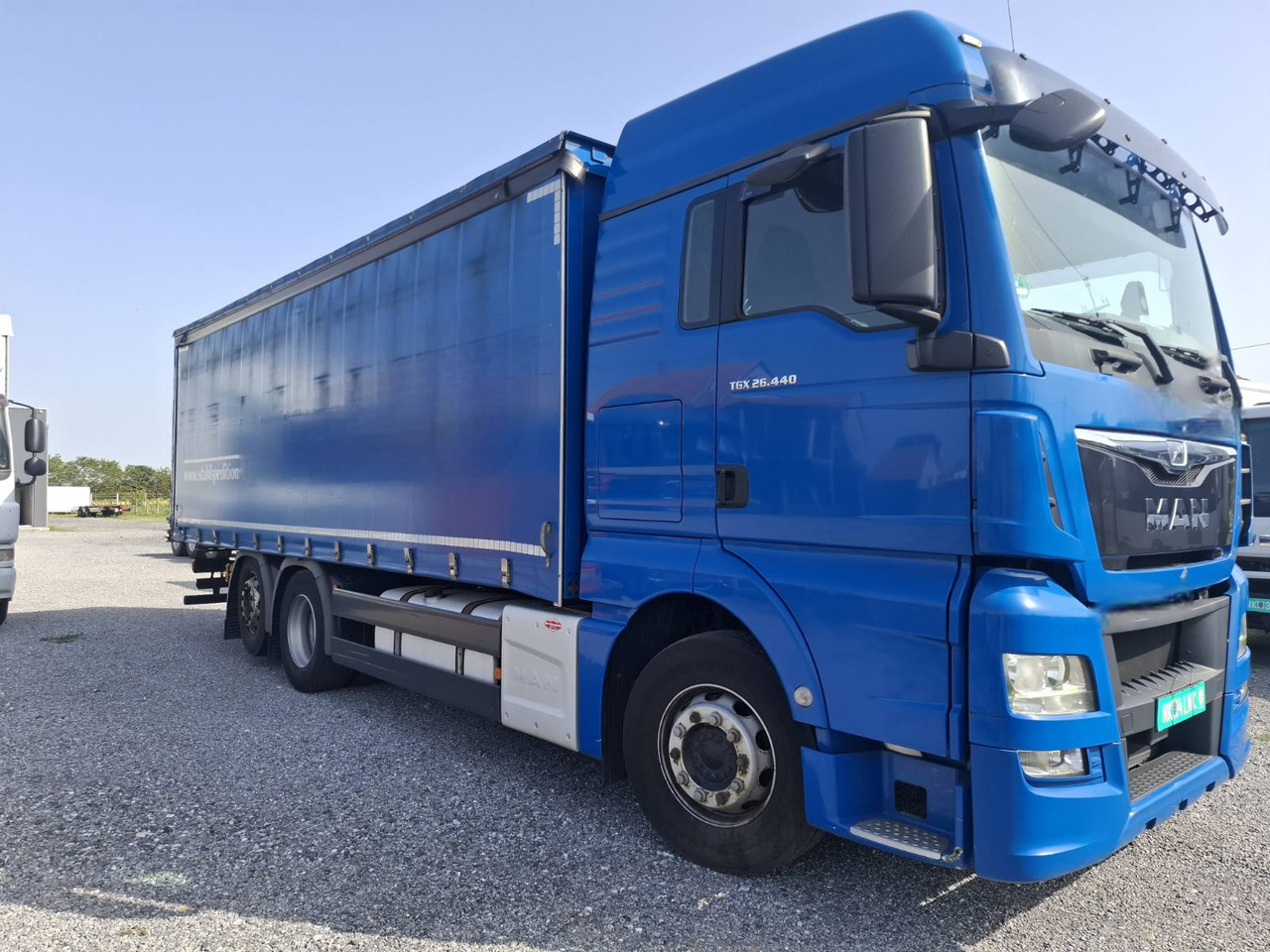 MAN TGX 26.440 E6 - Камион с брезент: снимка 1 MAN TGX 26.440 E6 - Камион с брезент: снимка 1