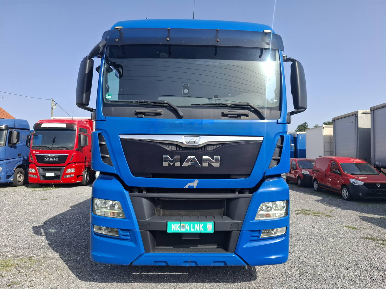 MAN TGX 26.440 E6 - Камион с брезент: снимка 2 MAN TGX 26.440 E6 - Камион с брезент: снимка 2