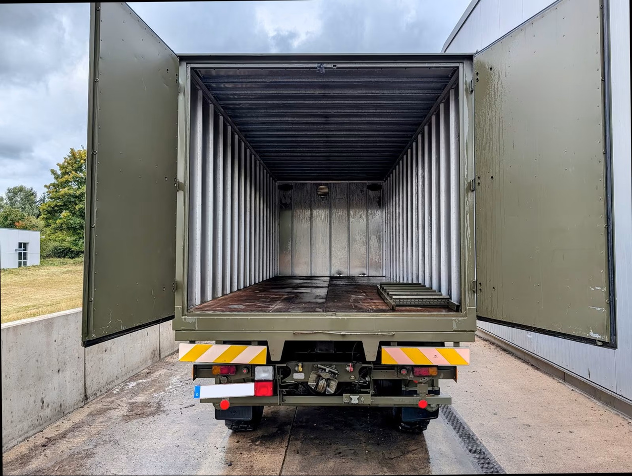 VOLVO N10 - Камион фургон: снимка 4 VOLVO N10 - Камион фургон: снимка 4