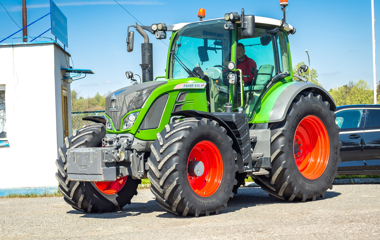 FENDT 513 VARIO - AUTOPILOT - 2016 ROK - ORYGINALNE OPONY - Трактор: снимка 2 FENDT 513 VARIO - AUTOPILOT - 2016 ROK - ORYGINALNE OPONY - Трактор: снимка 2