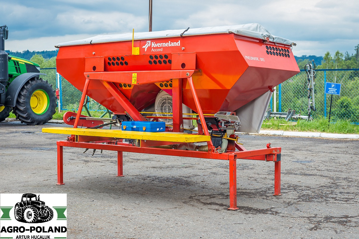 KVERNELAND OPTIMA - 12 X 75 + ZBIORNIK NA NAWÓZ - Прецизна сеялка: снимка 2 KVERNELAND OPTIMA - 12 X 75 + ZBIORNIK NA NAWÓZ - Прецизна сеялка: снимка 2