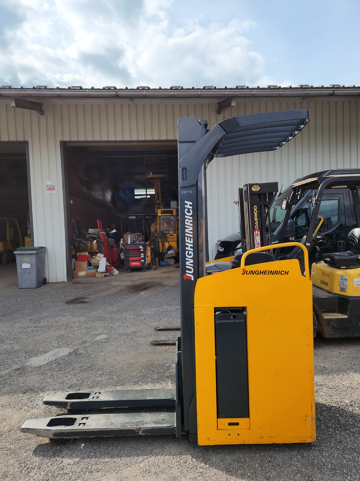 JUNGHEINRICH ESC 216z - Складова техника: снимка 4 JUNGHEINRICH ESC 216z - Складова техника: снимка 4