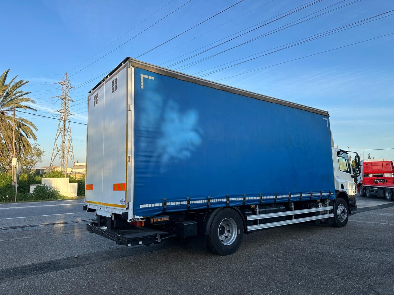 DAF CF 75.310 - Камион с брезент: снимка 4 DAF CF 75.310 - Камион с брезент: снимка 4