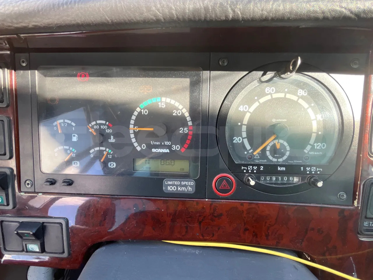 Irizar Scania Century - Туристически автобус: снимка 3 Irizar Scania Century - Туристически автобус: снимка 3