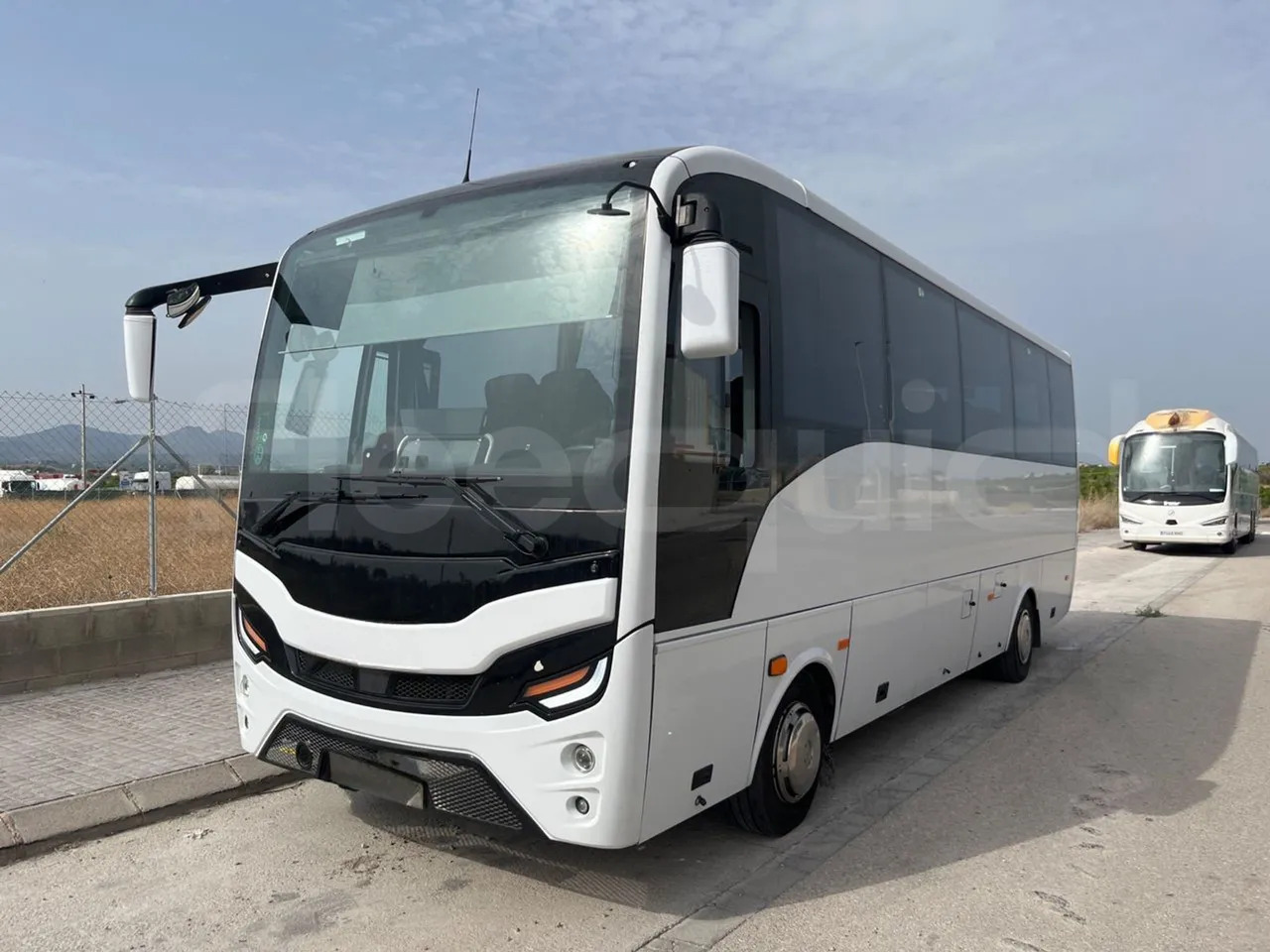 Isuzu Grand Toro - Туристически автобус: снимка 4 Isuzu Grand Toro - Туристически автобус: снимка 4