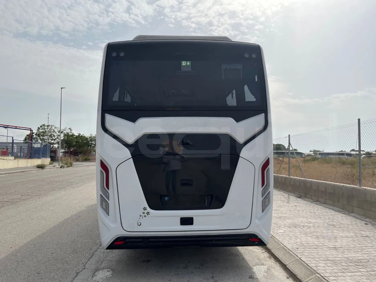 Isuzu Grand Toro - Туристически автобус: снимка 5 Isuzu Grand Toro - Туристически автобус: снимка 5