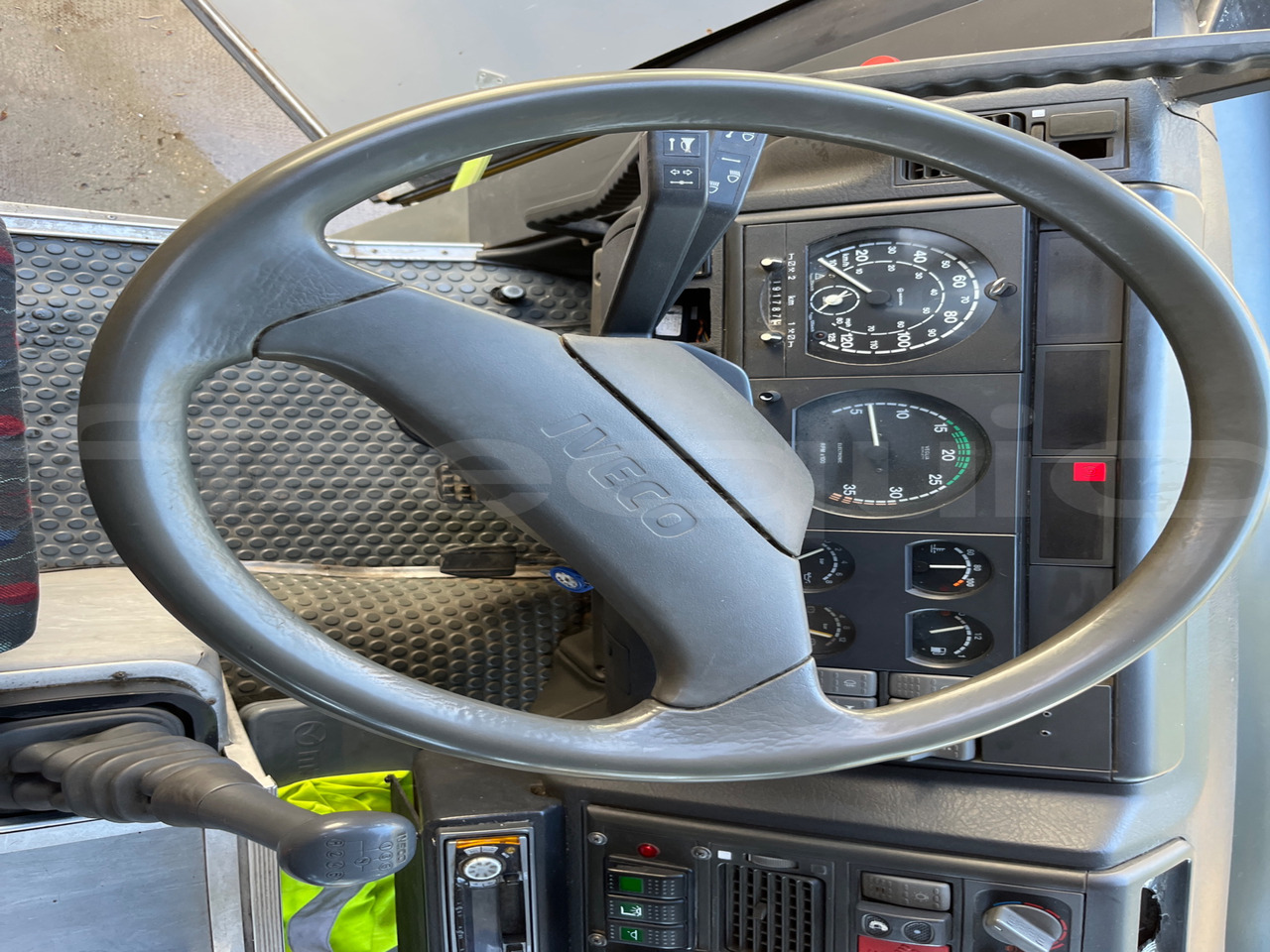 Училищен автобус Iveco Carvin: снимка 16 Училищен автобус Iveco Carvin: снимка 16