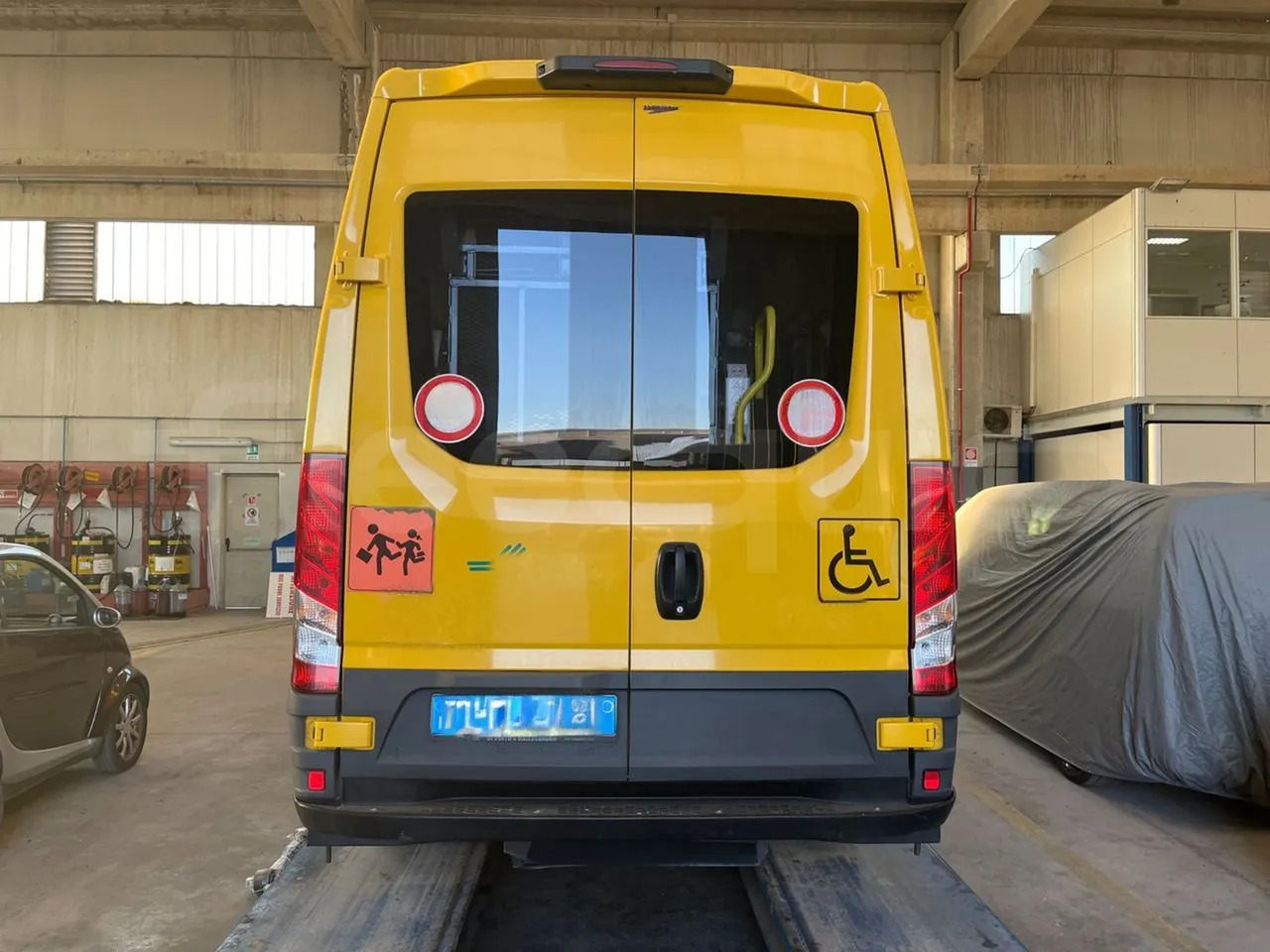 Iveco Daily - Училищен автобус: снимка 5 Iveco Daily - Училищен автобус: снимка 5