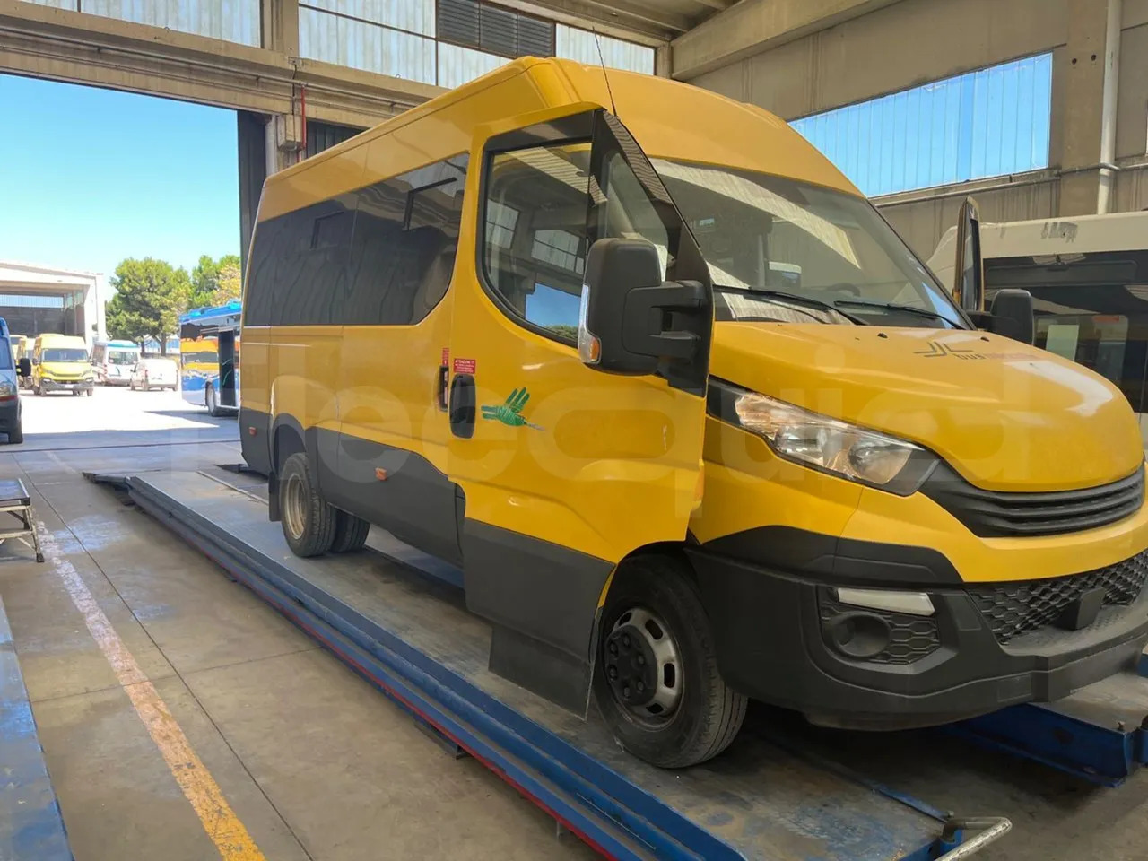 Училищен автобус Iveco Daily: снимка 10