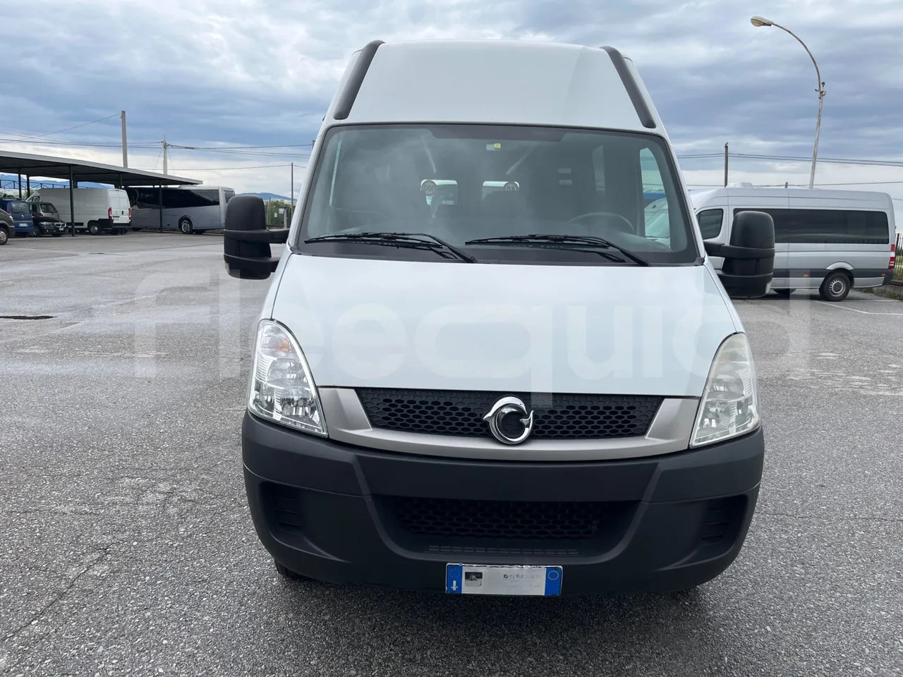 Iveco Daily - Микробус, Пътнически бус: снимка 2 Iveco Daily - Микробус, Пътнически бус: снимка 2