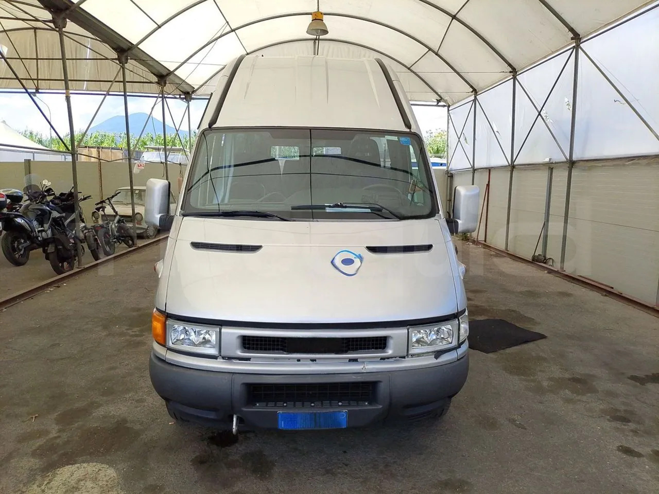 Iveco Daily - Микробус, Пътнически бус: снимка 2 Iveco Daily - Микробус, Пътнически бус: снимка 2