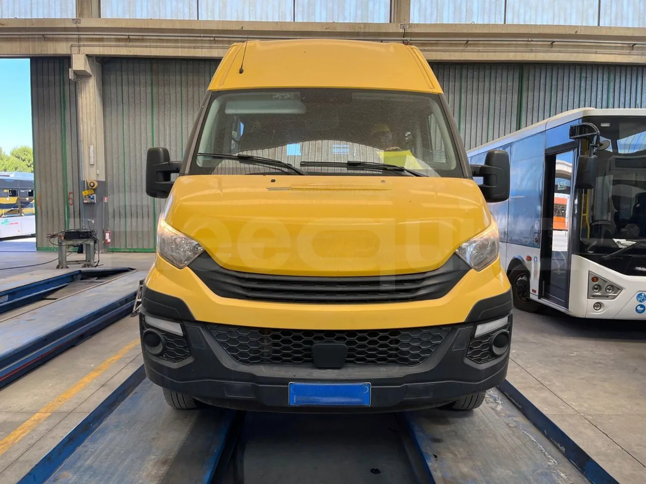 Iveco Daily - Училищен автобус: снимка 2 Iveco Daily - Училищен автобус: снимка 2