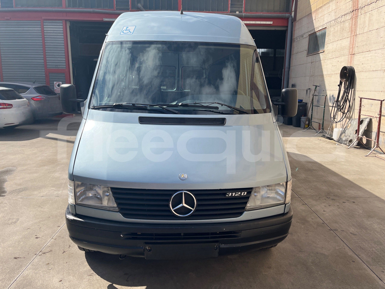 Mercedes-Benz Sprinter - Микробус, Пътнически бус: снимка 2 Mercedes-Benz Sprinter - Микробус, Пътнически бус: снимка 2
