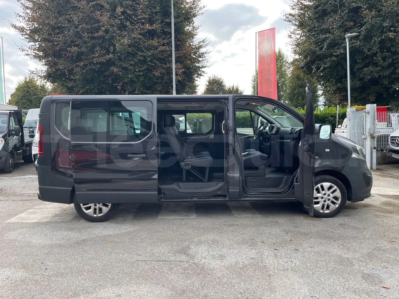 Междуградски автобус Opel Vivaro - B: снимка 14 Междуградски автобус Opel Vivaro - B: снимка 14