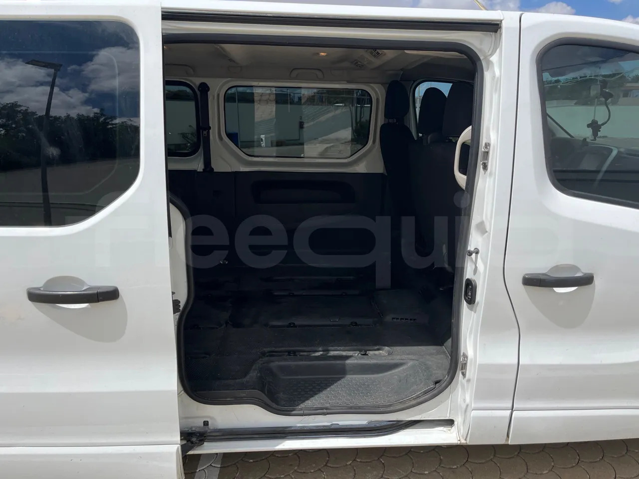 Междуградски автобус Opel Vivaro - B: снимка 16 Междуградски автобус Opel Vivaro - B: снимка 16