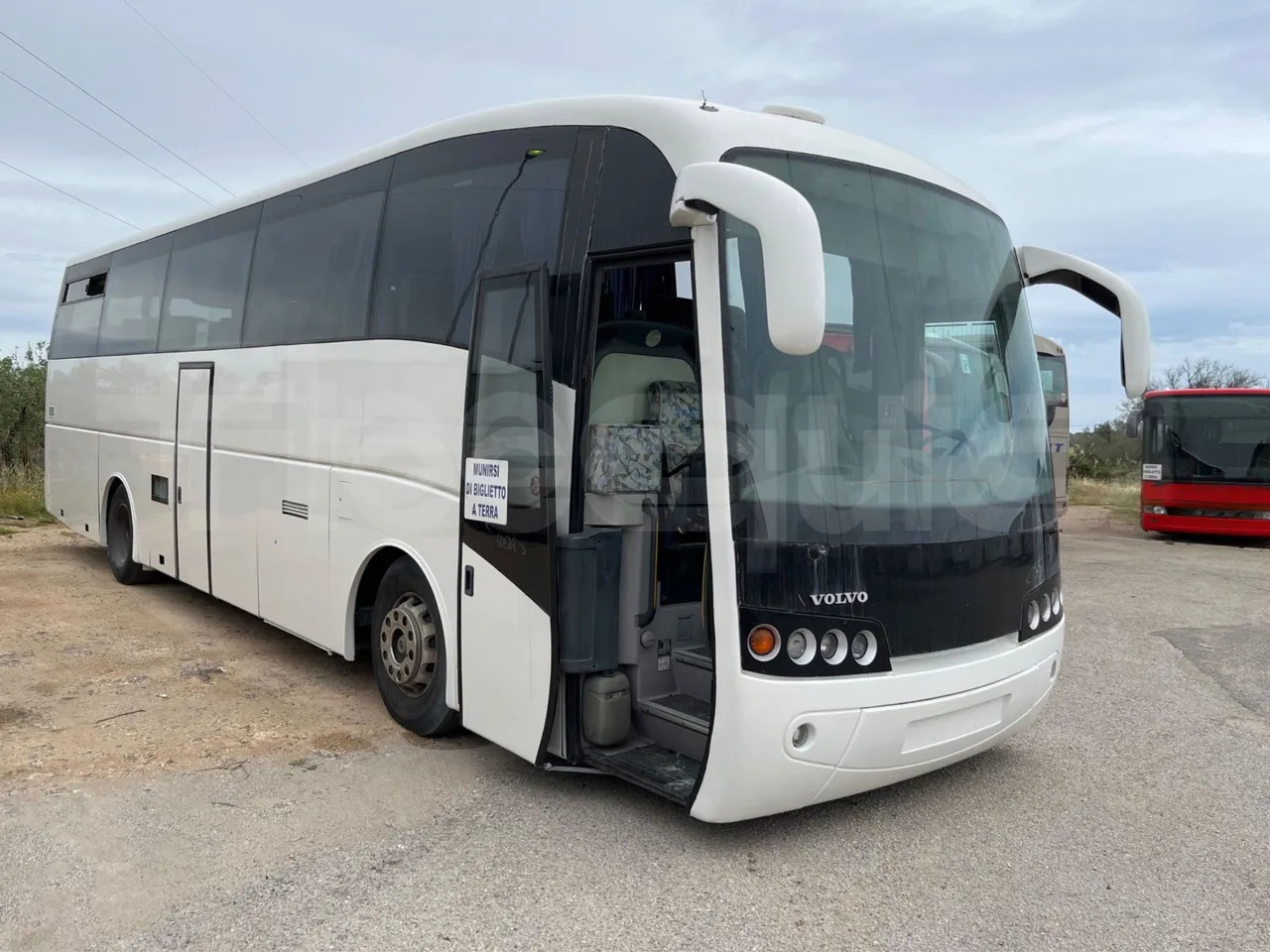 Volvo B12 - Туристически автобус: снимка 1 Volvo B12 - Туристически автобус: снимка 1