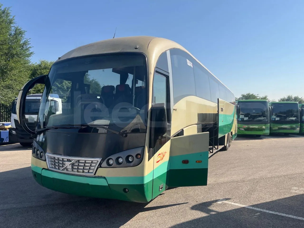 Volvo B12B - Туристически автобус: снимка 4 Volvo B12B - Туристически автобус: снимка 4