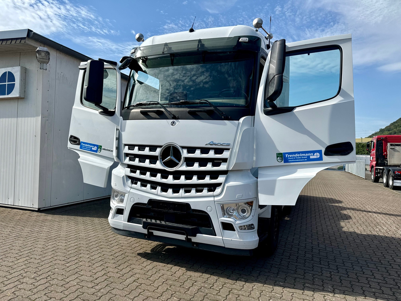 MERCEDES-BENZ Arocs 3553 4 Achsen Tridem - Мултилифт с кука камион: снимка 2 MERCEDES-BENZ Arocs 3553 4 Achsen Tridem - Мултилифт с кука камион: снимка 2