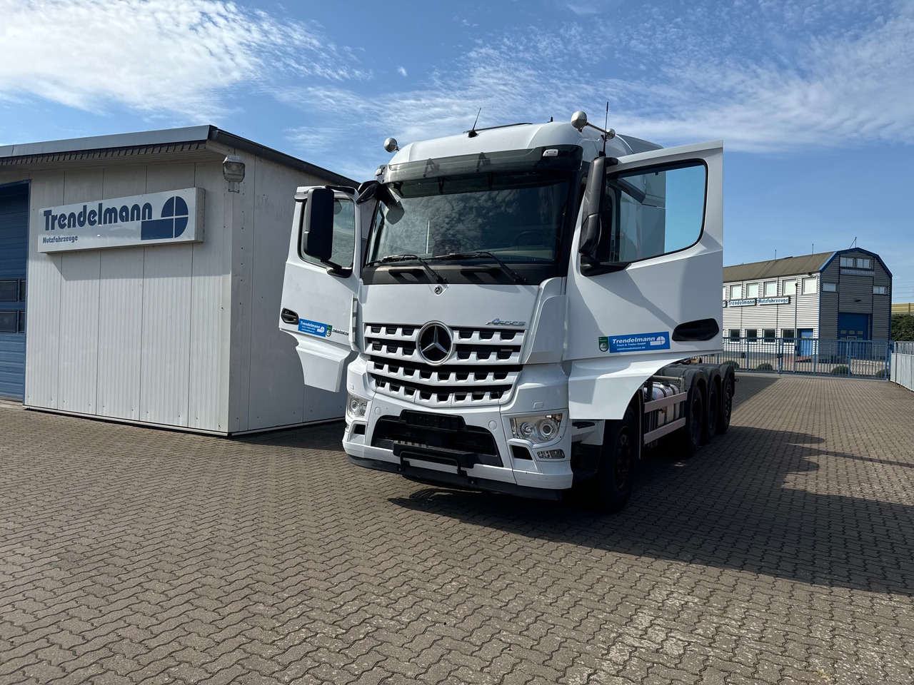 MERCEDES-BENZ Arocs 3553 4 Achsen Tridem - Мултилифт с кука камион: снимка 4 MERCEDES-BENZ Arocs 3553 4 Achsen Tridem - Мултилифт с кука камион: снимка 4