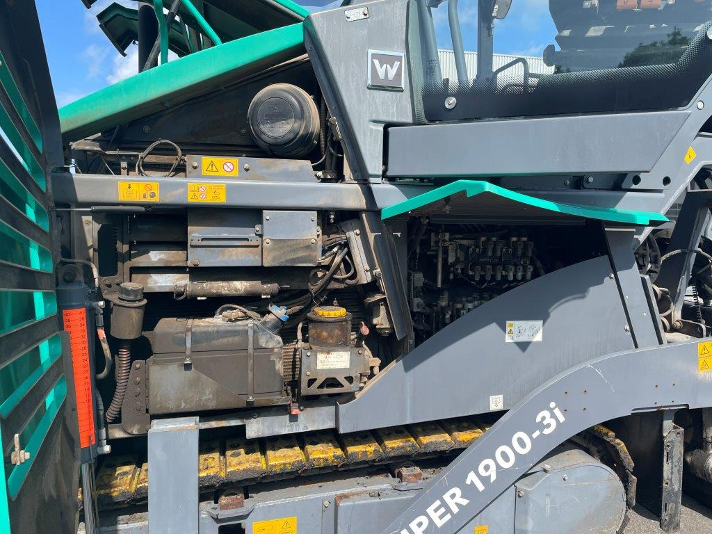 Асфалтополагач VÖGELE SUPER 1900-3i: снимка 19 Асфалтополагач VÖGELE SUPER 1900-3i: снимка 19