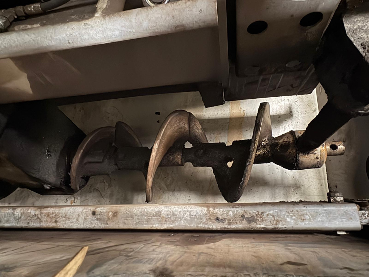 Асфалтополагач VÖGELE SUPER 1900-3i: снимка 21 Асфалтополагач VÖGELE SUPER 1900-3i: снимка 21