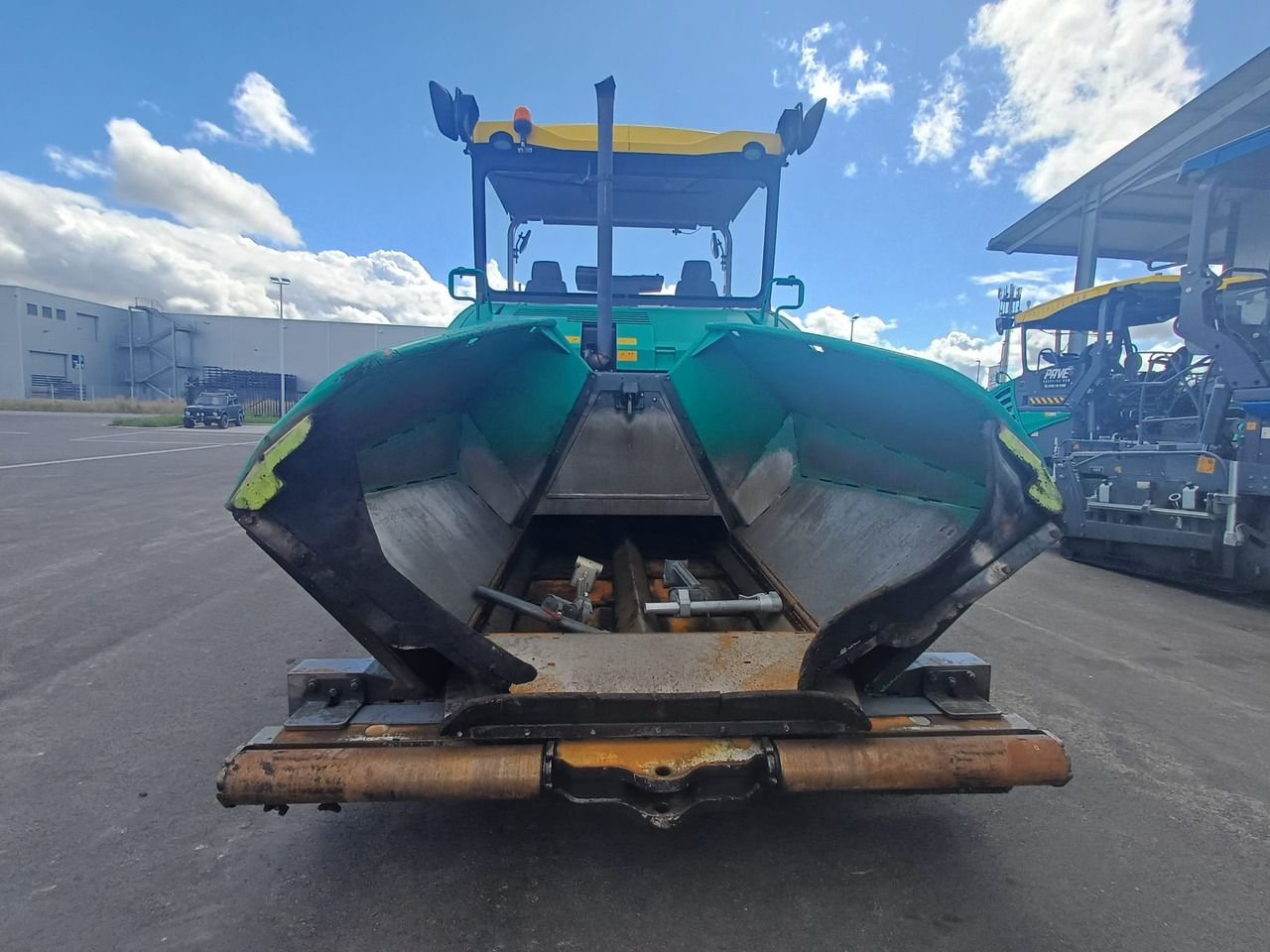 Асфалтополагач VÖGELE SUPER 1900-3i: снимка 8 Асфалтополагач VÖGELE SUPER 1900-3i: снимка 8