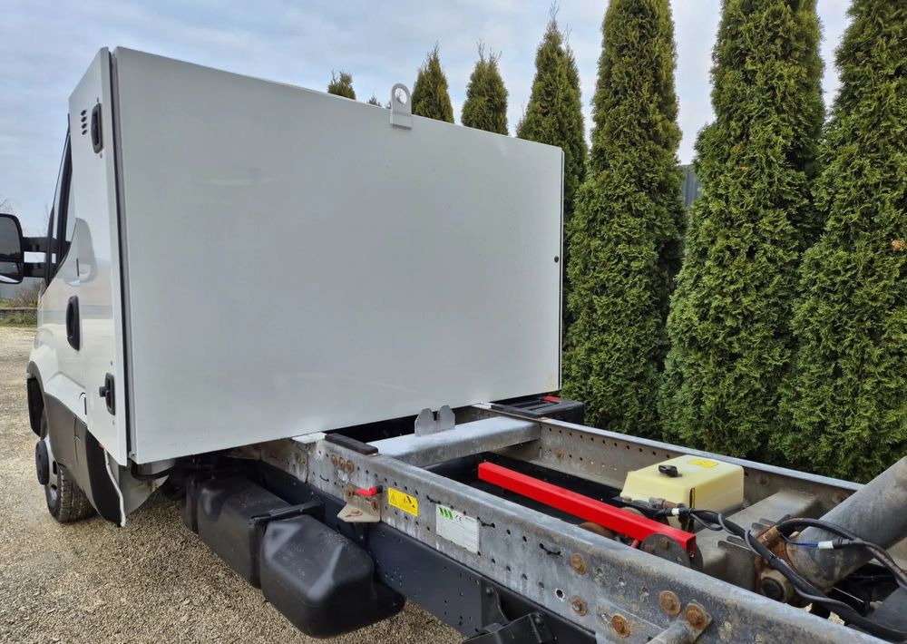 Iveco IVECO 35C17 3.0 170KM *HIMATIC* - Бус самосвал: снимка 4 Iveco IVECO 35C17 3.0 170KM *HIMATIC* - Бус самосвал: снимка 4