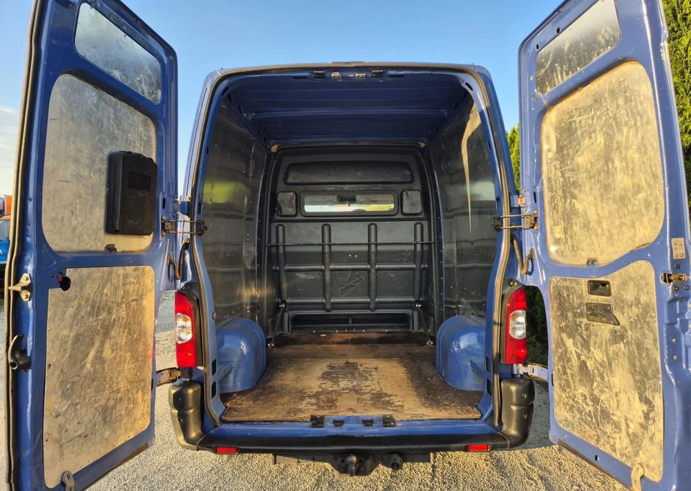 Renault MASTER 2.5 120KM Dubel Kabina - Товарен бус: снимка 4 Renault MASTER 2.5 120KM Dubel Kabina - Товарен бус: снимка 4